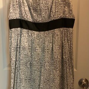 New York & Company Monochrome Circle Pattern Dress